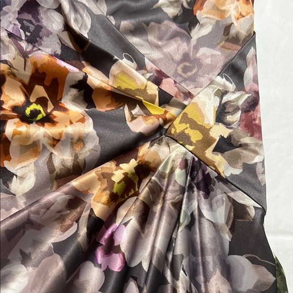Stunning Floral Dress Grey Satin Cap Sleeve sz 12 like new - Picture 4 of 16